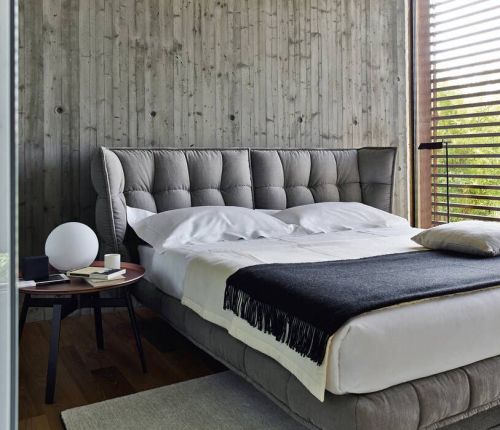 Кровать HUSK BED by Patricia Urquiola